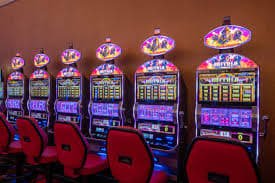 KBZPay နှင့် Wave Money ဖြင့် online bingo ငွေသွင်းနေသော မြင်ကွင်း – မြန်မာ payment method